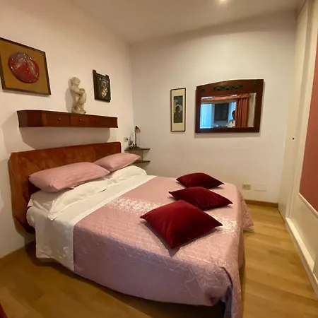 Leonina Luxury Euroform Apartment