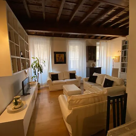 Leonina Luxury Euroform Apartment *